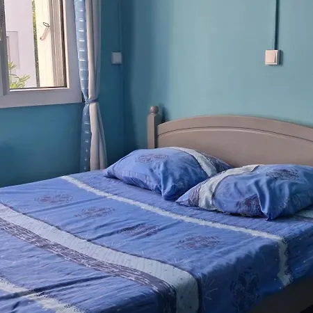 Les Lavandins,chambre Climatise, A 300 Tram L5, Parking Et Wifi Gratuit *