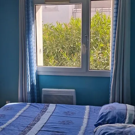 Homestay Les Lavandins,chambre Climatise, A 300 Tram L5, Parking Et Wifi Gratuit