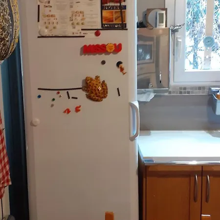 Homestay Les Lavandins,chambre Climatise, A 300 Tram L5, Parking Et Wifi Gratuit