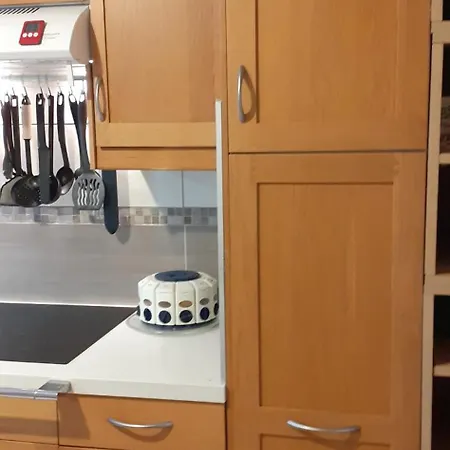 Homestay Les Lavandins,chambre Climatise, A 300 Tram L5, Parking Et Wifi Gratuit