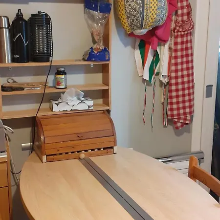Les Lavandins,chambre Climatise, A 300 Tram L5, Parking Et Wifi Gratuit *