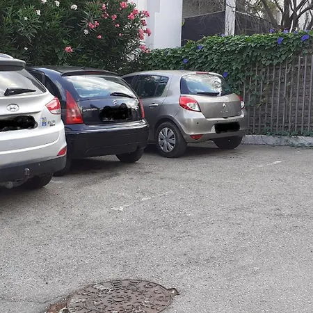 Homestay Les Lavandins,chambre Climatise, A 300 Tram L5, Parking Et Wifi Gratuit *